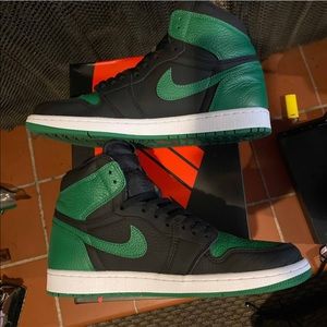 Air Jordan 1 High - Pine Green - Sz 11